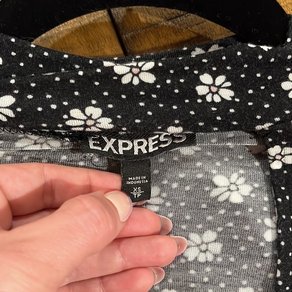Express Dress - Picture 3 of 4